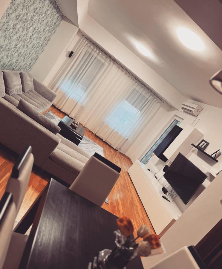 Iva Lux Stan Na Dan Apartment Banja Luka Exterior foto