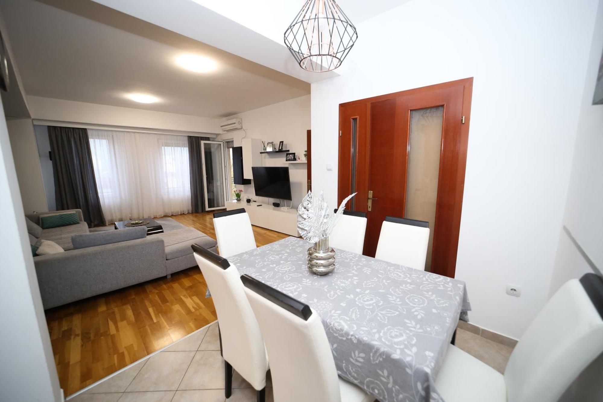 Iva Lux Stan Na Dan Apartment Banja Luka Exterior foto